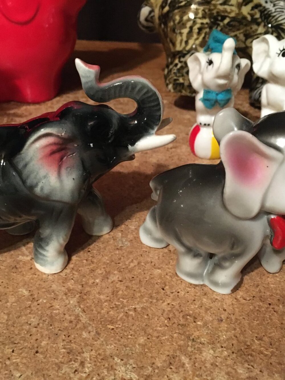 LOT OF 22 ELEPHANT FIGURES CERAMIC PORCELAIN ENESCO CIRCUS JAPAN - Picture 7 of 16